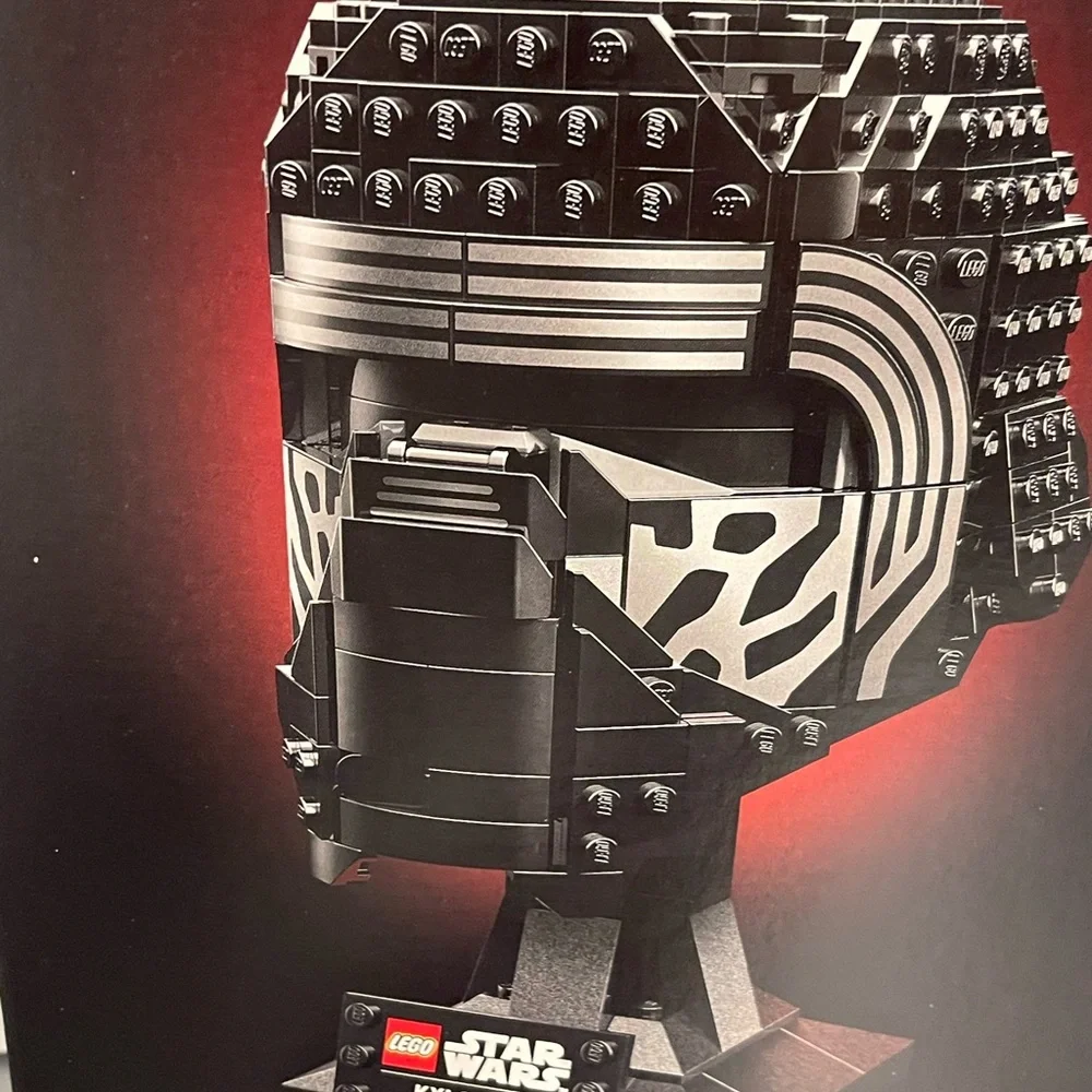 LEGO Star Wars (75415) Kylo Ren Helmet Collection 529Pieces 18+ NIB